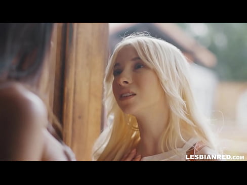 ❤️ Umuwi si Girl pagkalipas ng ilang buwan at kinain niya ang puki ng kanyang madrasta ❤  Sex sa amin ﹏