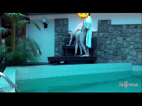 ❤️ Inaanyayahan ni Boss ang kasambahay sa pool, ngunit hindi napigilan ang init ❤  Sex sa amin ﹏
