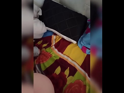 ❤️ Nag-iisa ang kasama ko sa bahay dahil nagbabakasyon ang kanyang asawa at sinasamantala ko ang pagkakataon na sipain siya at punuin ng gatas ang kanyang puwet. ❤  Sex sa amin ﹏